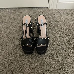 Steve Madden Tabari Studded Leather Block Heel Sandal